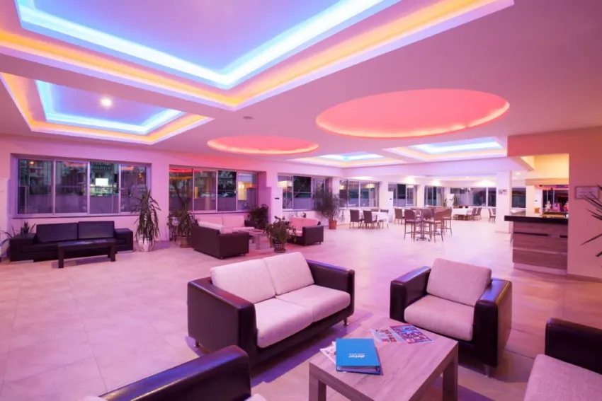 CATS GARDEN HOTEL  3*-3