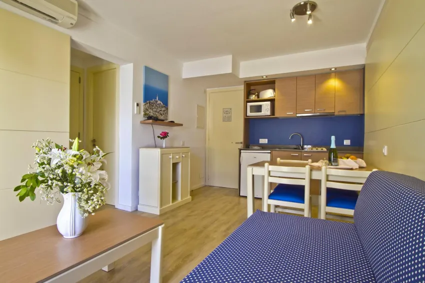 Flora Aparthotel 3*-1