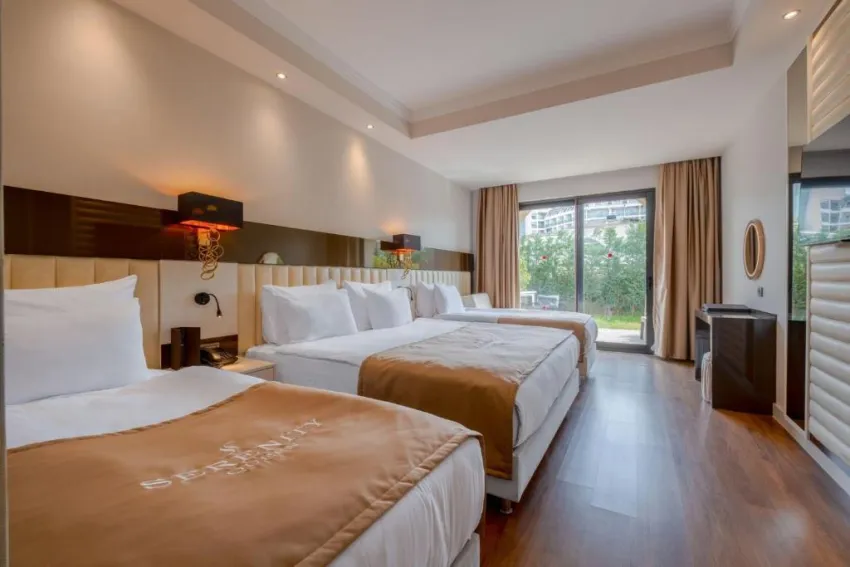 SERENITY QUEEN HOTEL  5*-12