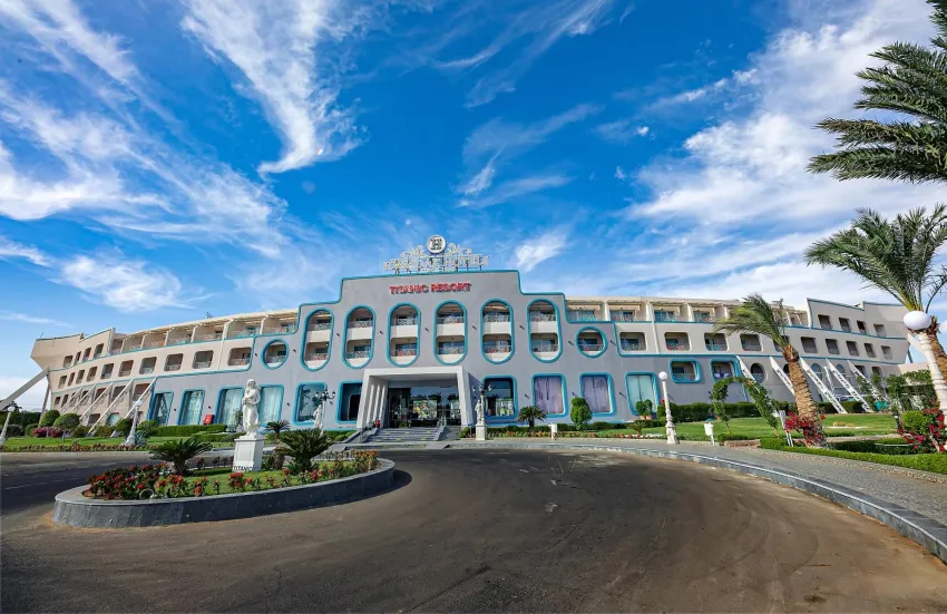 Titanic Resort & Aquapark 4*-9