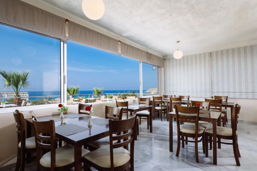 Oasis Hotel Skaleta 2*-4