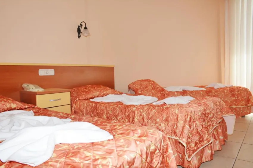 SIDE KERVAN HOTEL  3*-7