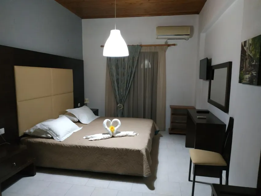 Eleni's Garden & Castello Suites 3*-7