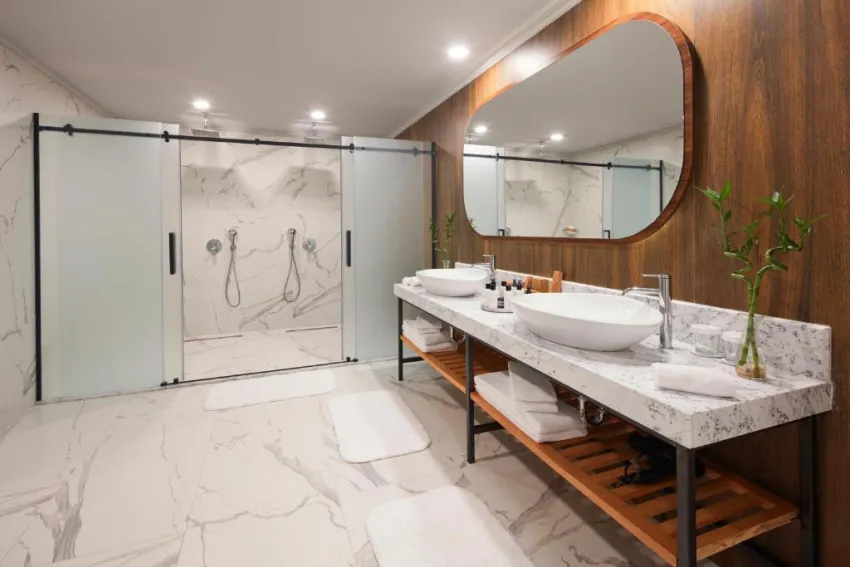 LIU RESORTS  5*-12