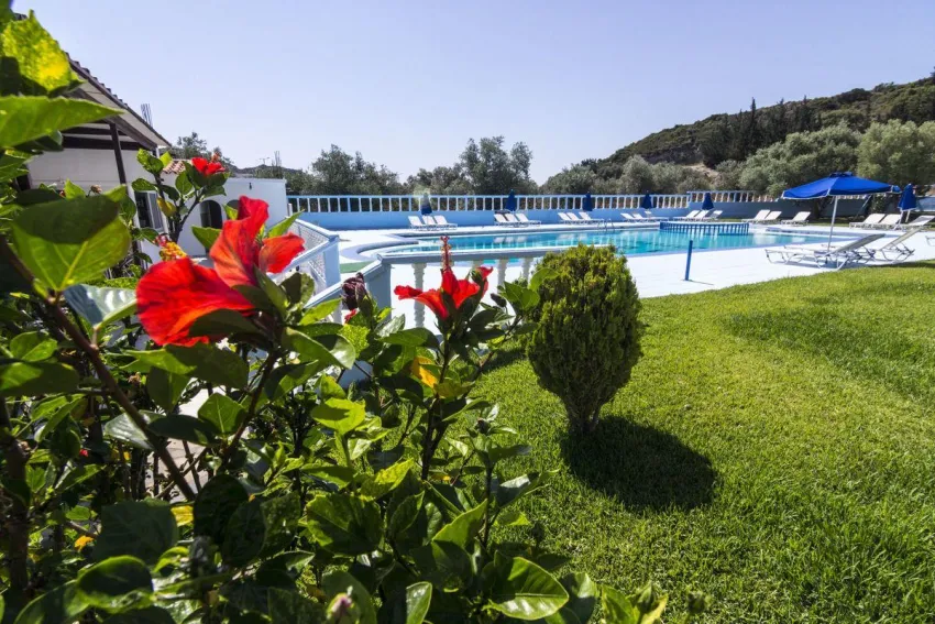 Tivoli Hotel and Apartments 3*-38
