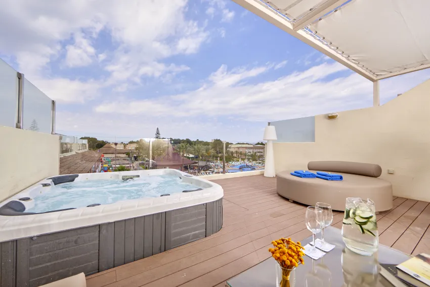 Zafiro Can Picafort 4*-55