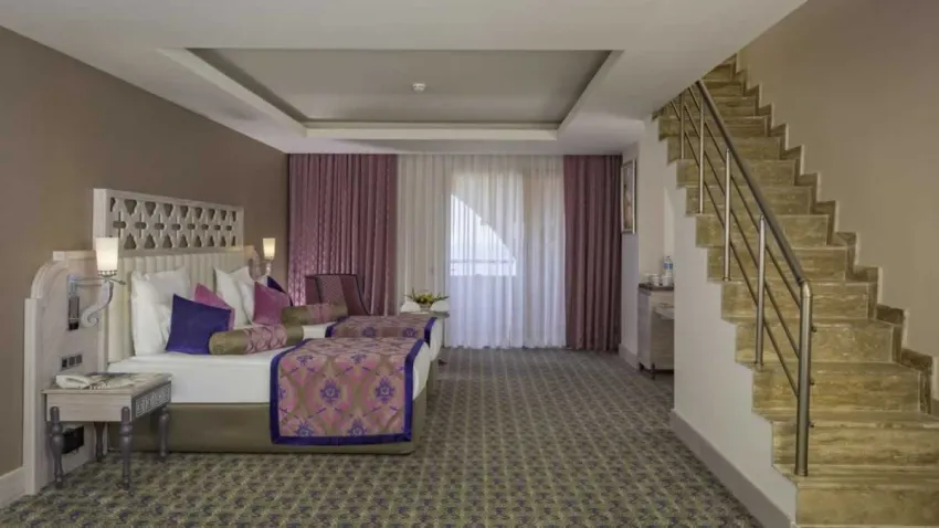 Royal Alhambra Palace 5*-20