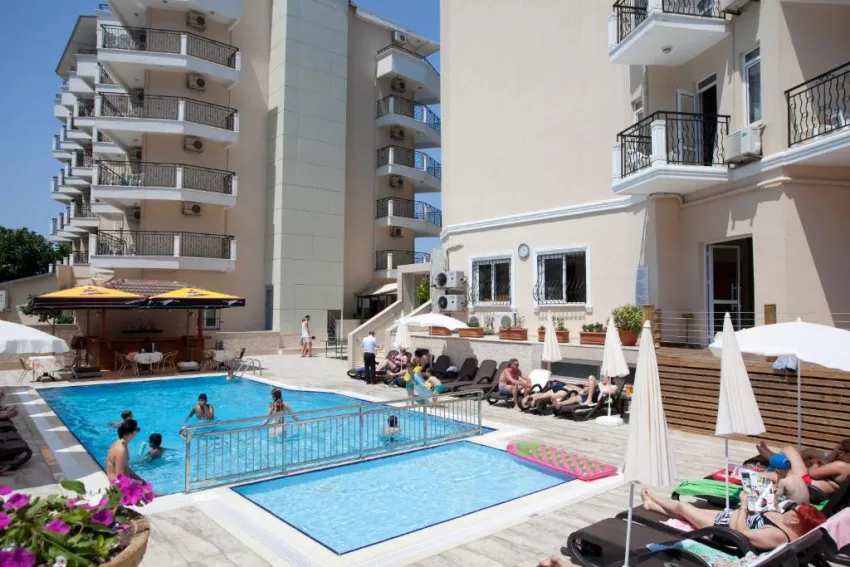 RIVIERA HOTEL & SPA  4*-5