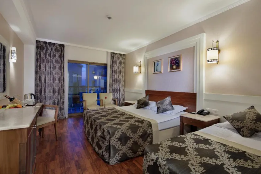 ALBA QUEEN HOTEL  5*-11