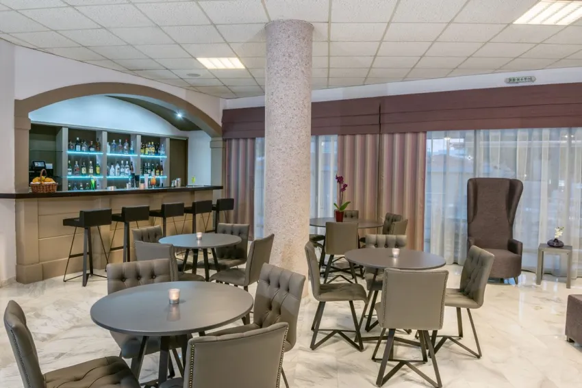 Ariadne Hotel 2*-5