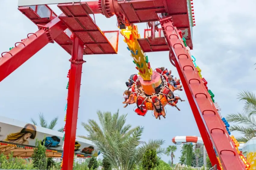 ROYAL HOLIDAY PALACE HOTEL  5*-11