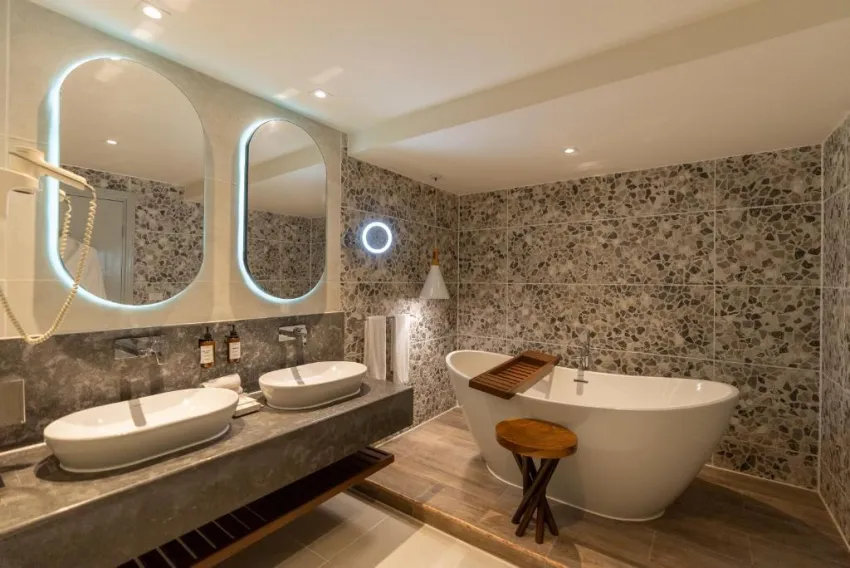 SUNRISE CRYSTAL BAY RESORT  5*-63