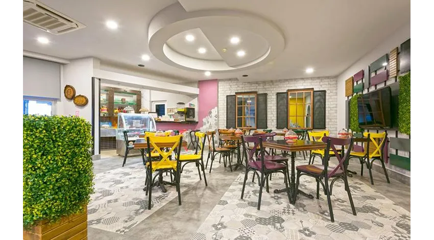 MONART CITY HOTEL  4*-5