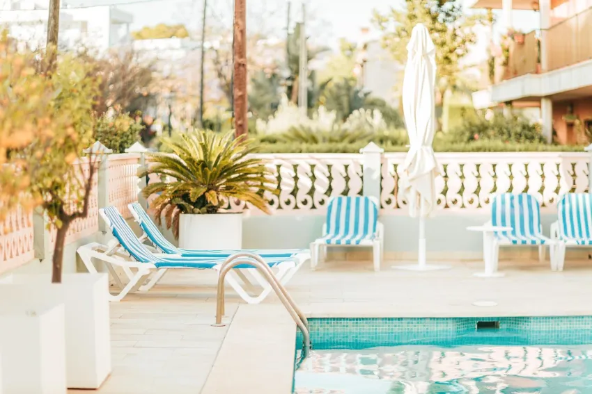 4U Miranda - Only Adults 3*-3