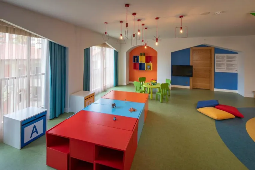 ACANTHUS & CENNET BARUT COLLECTION  5*-31