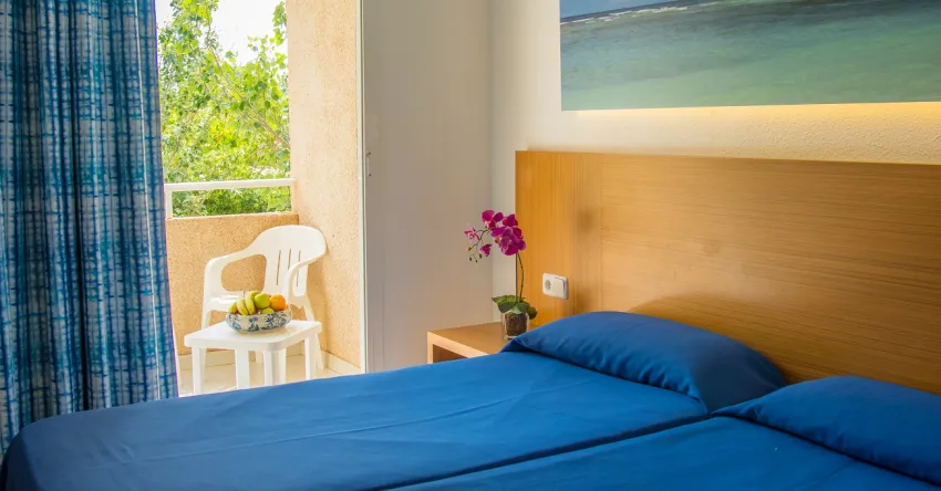 Club Cala Romani 3*-7