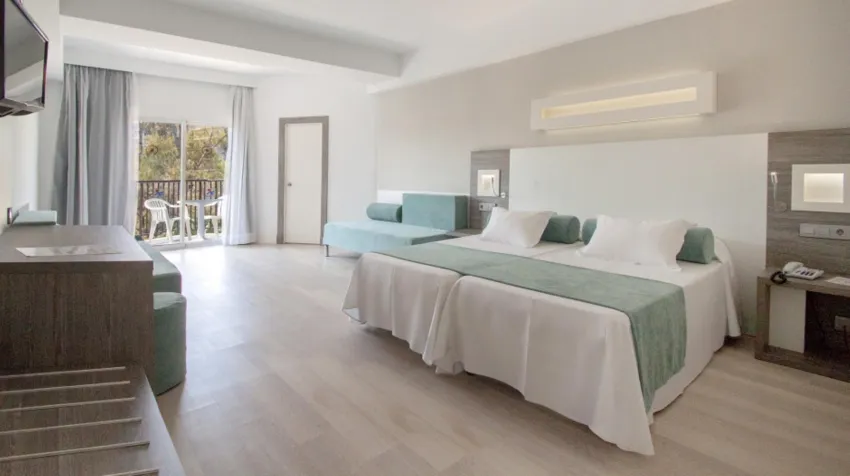 FERGUS Bermudas 4*-17