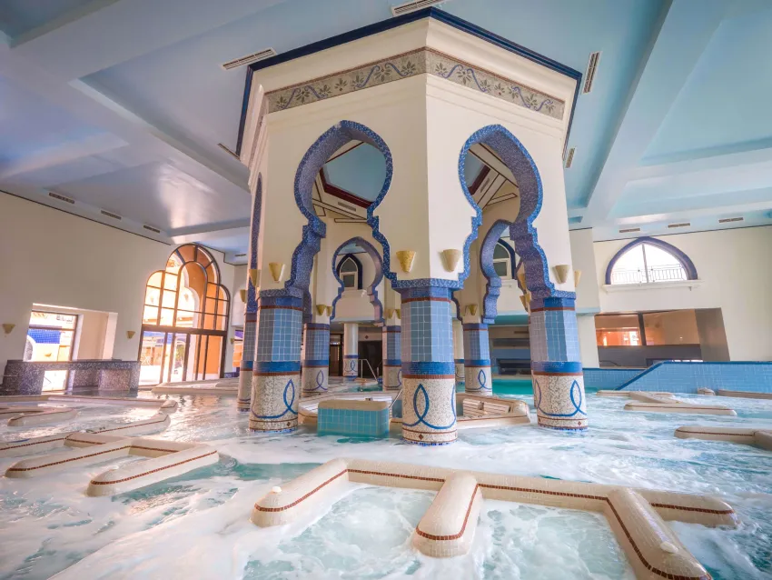 The Cascades Golf Resort & Spa 5*-9