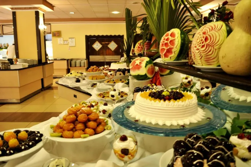 FIRST CLASS HOTEL  5*-20