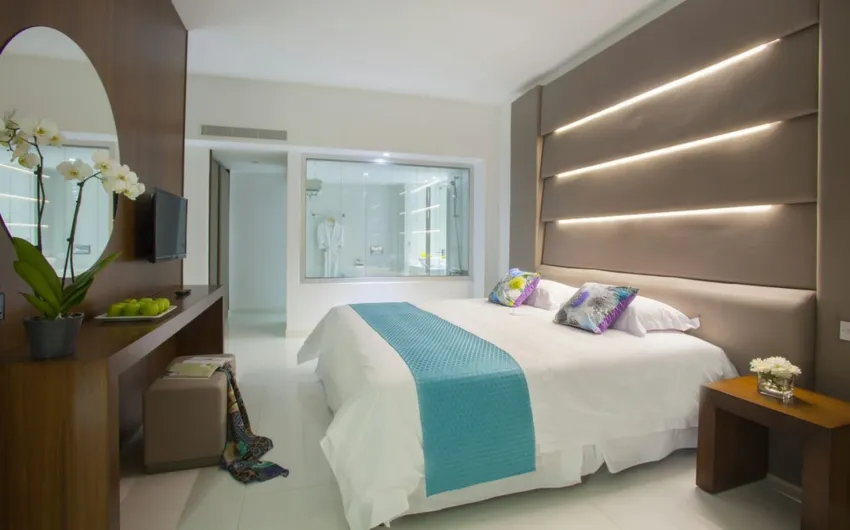 King Evelthon Beach Hotel and Resort 5*-5