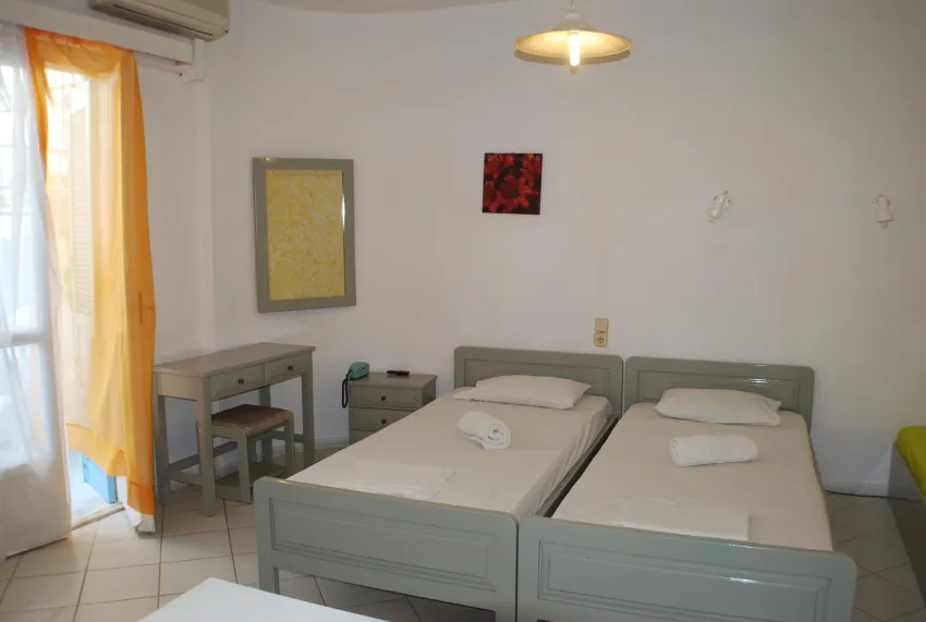 Renia Studios and Apartments 3*-7