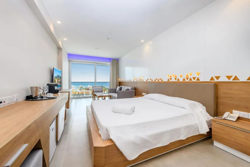 Seasons Hotel by Tasia Maris 4*-9