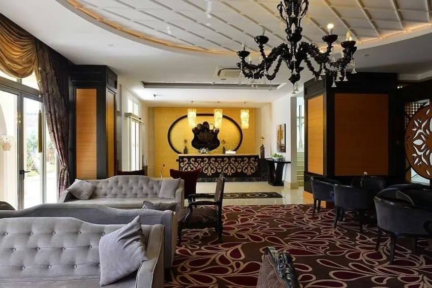 Side Crown Palace 5*-5
