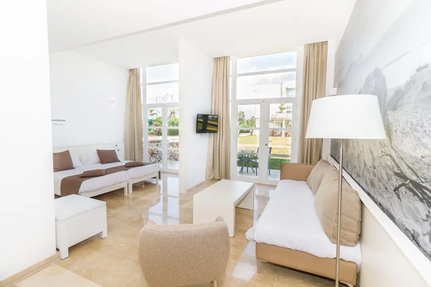 Zafiro Alzinar Mar 4*-14