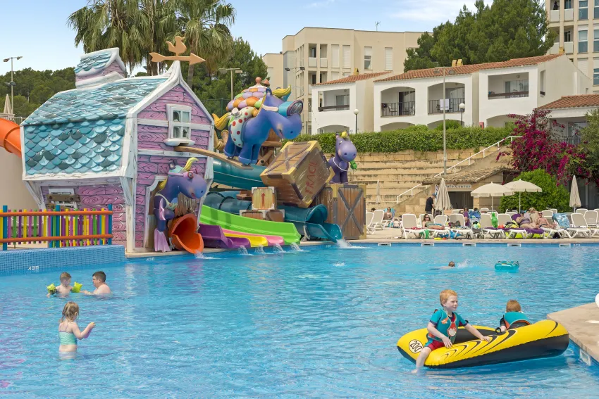 Fergus Club Europa 4*-23