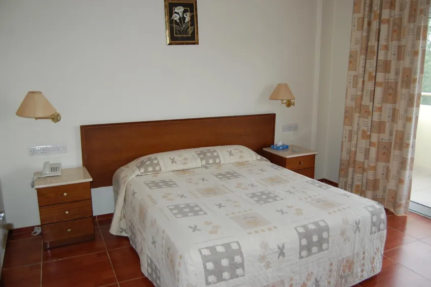 Moniatis Hotel  3*-4