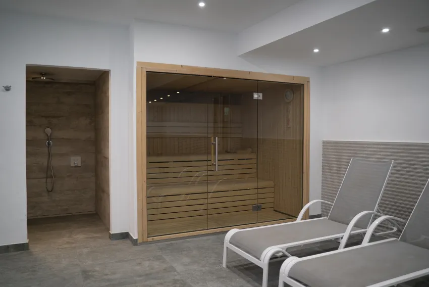 Artmadams Hotel 4*-131