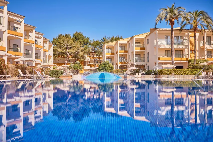 Zafiro Tropic 4*-108