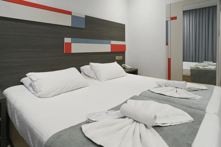 Nicholas Color 3*-20