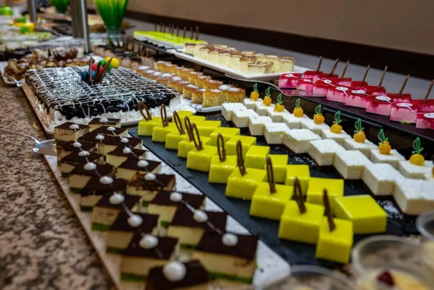 WHITE LILYUM HOTEL  4*-23