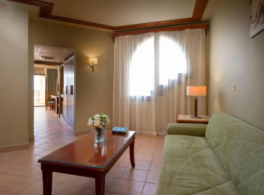 CHARMILLION CLUB RESORT  5*-20