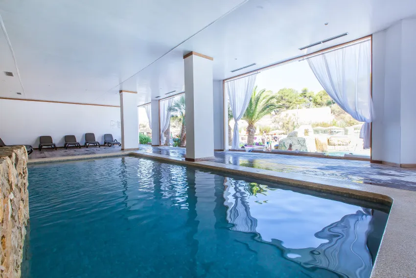 Fergus Cala Blanca Suites 4*-16