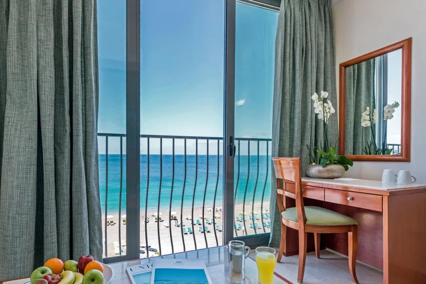 Mitsis La Vita 4*-10