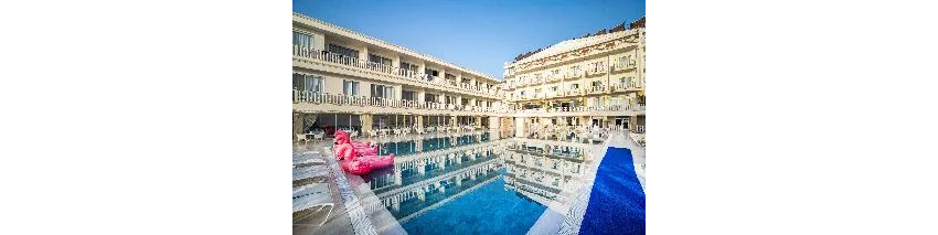 La Perla Hotel 4*-73