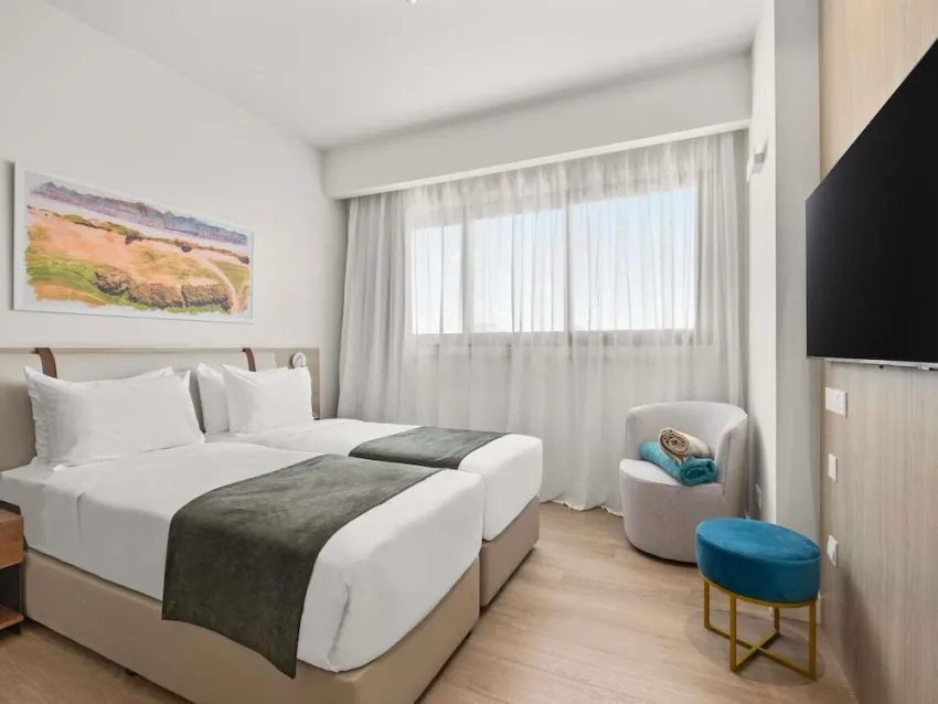 Mercure Larnaca City 3*-14