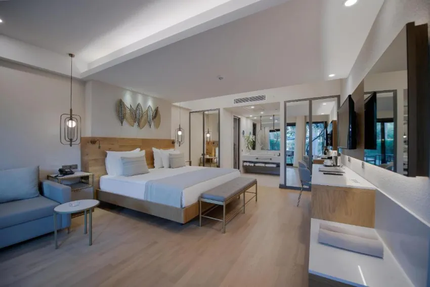 MIRAMARE BEACH HOTEL  5*-70