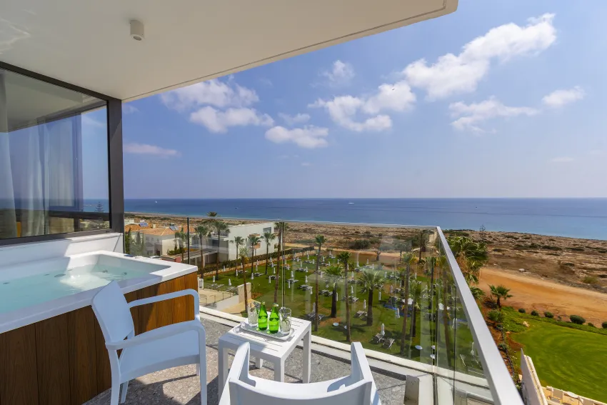 Leonardo Crystal Cove Hotel and Spa by the Sea 4*-37