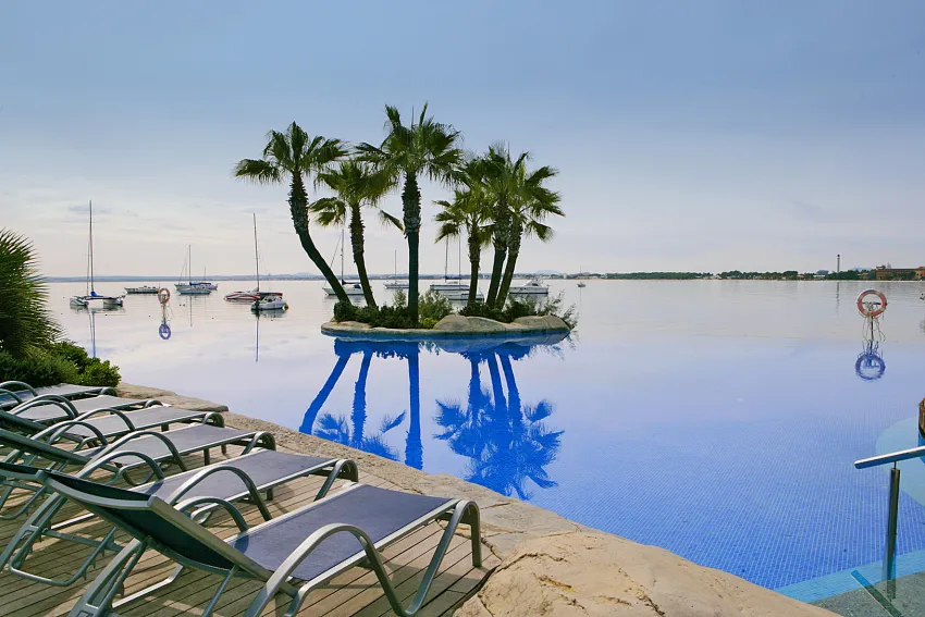 Botel Alcudiamar 4*-38