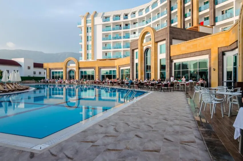 THE LUMOS DELUXE RESORT HOTEL & SPA  5*-42