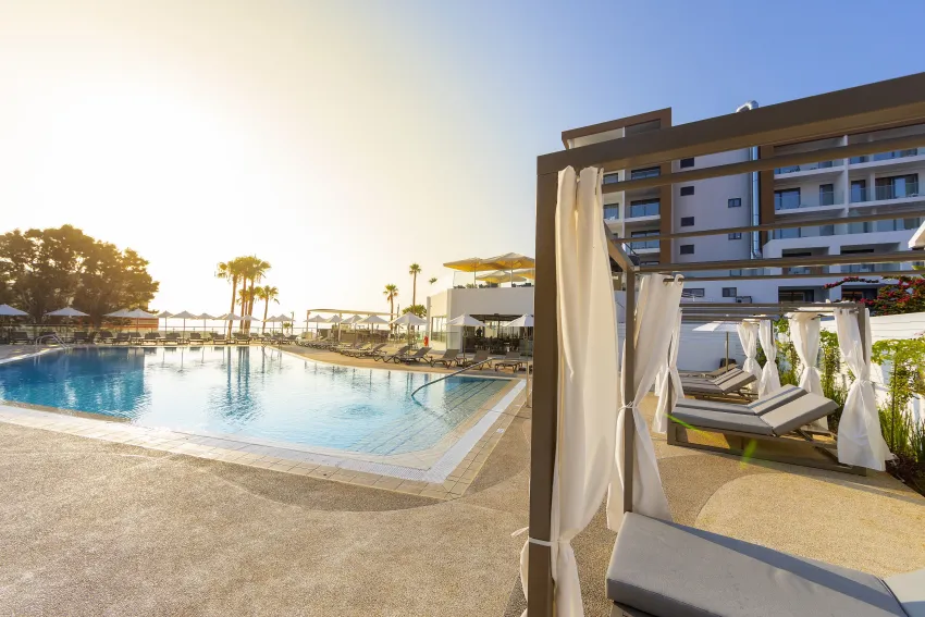 Leonardo Crystal Cove Hotel and Spa by the Sea 4*-50