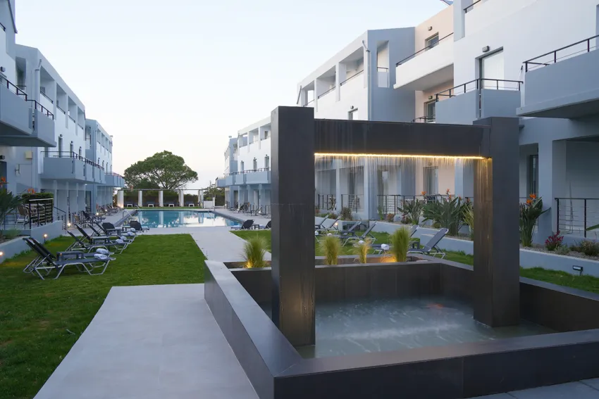 Sunrise Village Hotel 3*-4