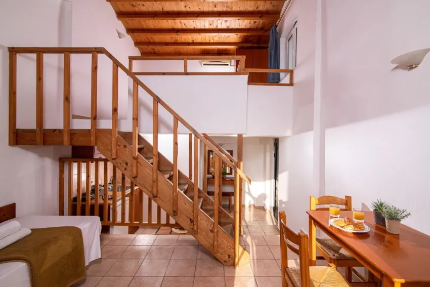 Golden Valentin 2*-17