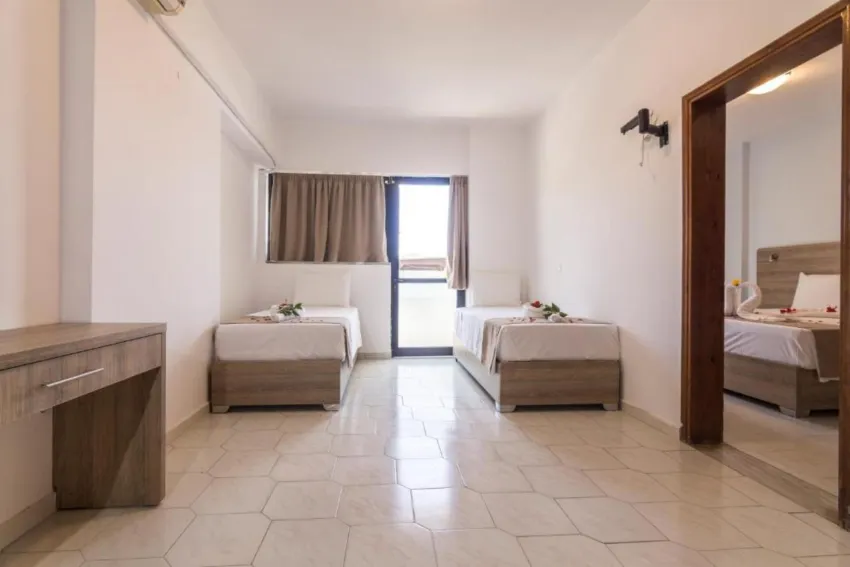 Tivoli Hotel and Apartments 3*-10