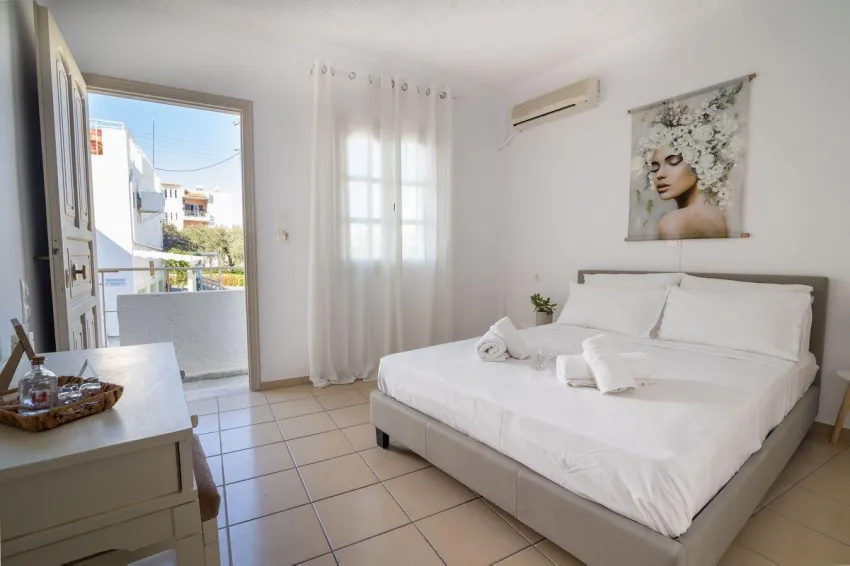 Hesperia Apartments 3*-8