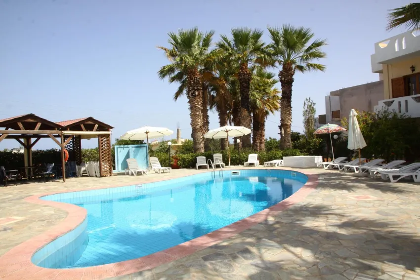 Mari Evans Apartment 4*-2