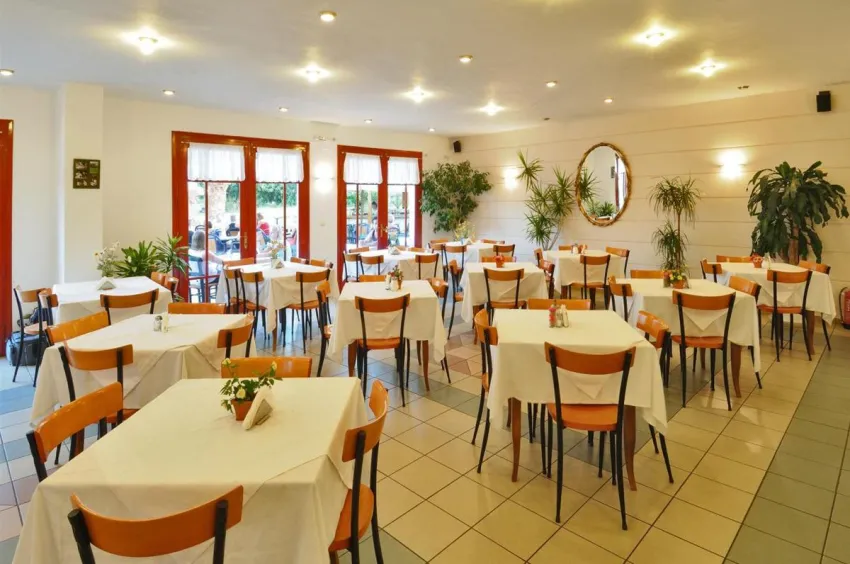 Paloma Garden and Corina Hotel 3*-4